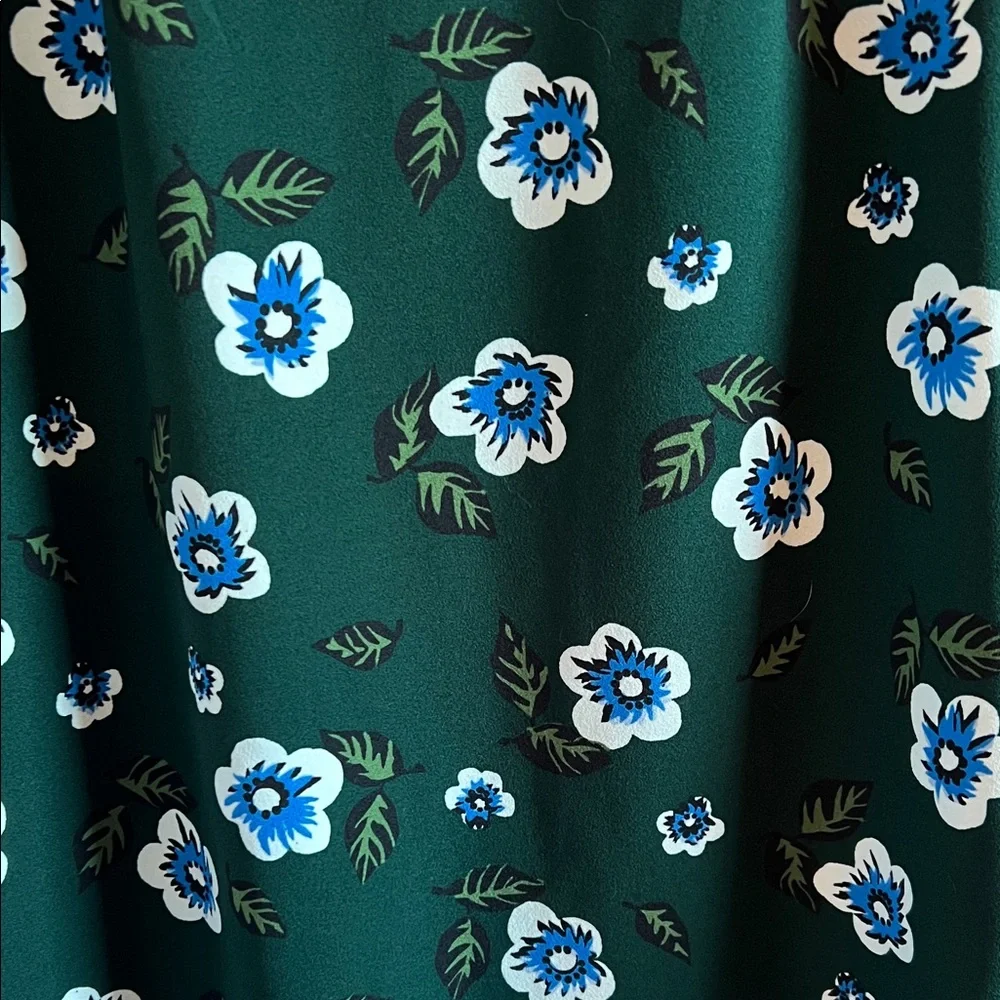 Women's Dark Green V-Neck Floral Dress - Picture 3 of 5